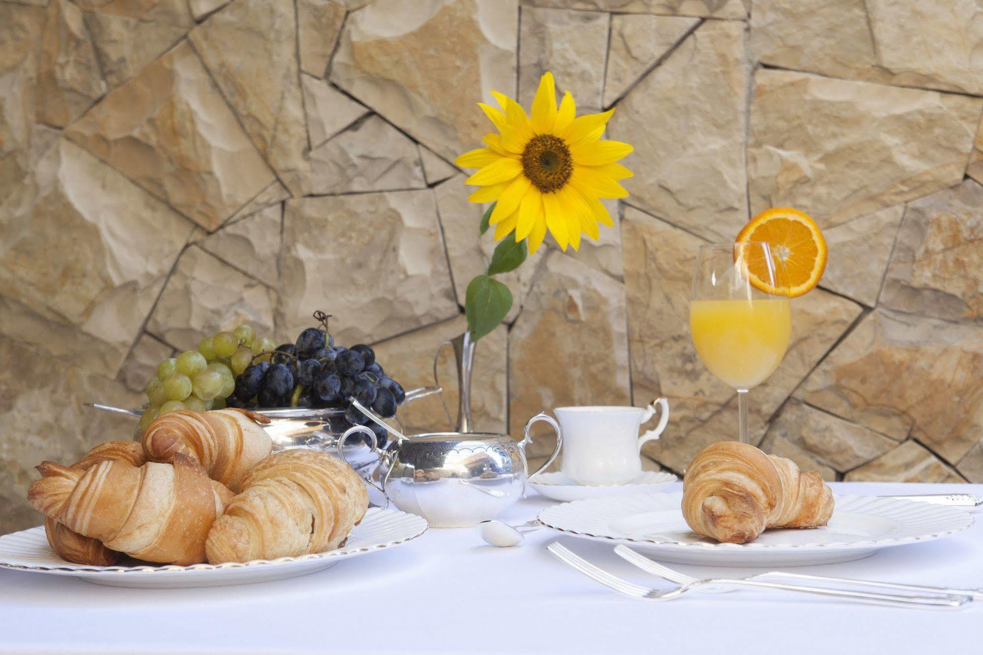 Garden Spa Boutique Hotel สโกเปีย ภายนอก รูปภาพ